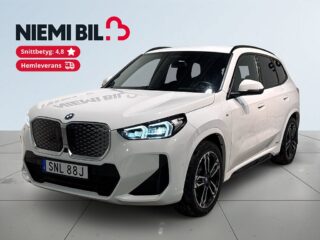 BMW iX1 xDrive30 M Sport Drag HuD 360° GPS H/K S/V-hjul – bild 1