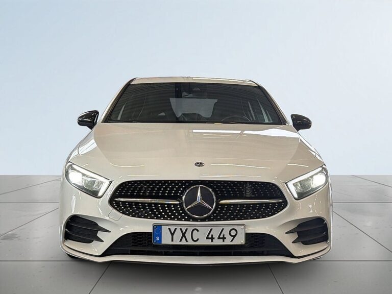 Mercedes-Benz A 200 7G-DCT AMG Line S&V/Backkamera/Carplay/P-värm
