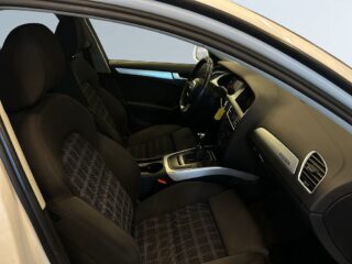 Audi A4 Avant 2.0 TDI quattro SoV-Däck/Led-Ramp/MoK-Värm – bild 10