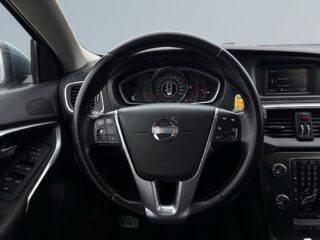 Volvo V40 D2 Momentum SoV-Däck/Bränslevärmare – bild 9