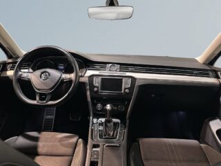 Volkswagen Passat Alltrack 2.0 TDI Alltrack 240hk AWD Drag Kamera Dvärm SoV – bild 8