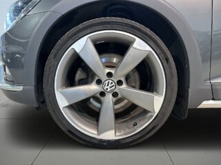 Volkswagen Passat Alltrack 2.0 TDI Alltrack 240hk AWD Drag Kamera Dvärm SoV – bild 14