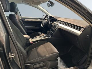 Volkswagen Passat Alltrack 2.0 TDI Alltrack 240hk AWD Drag Kamera Dvärm SoV – bild 10