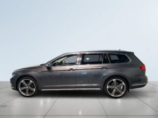 Volkswagen Passat Alltrack 2.0 TDI Alltrack 240hk AWD Drag Kamera Dvärm SoV – bild 4