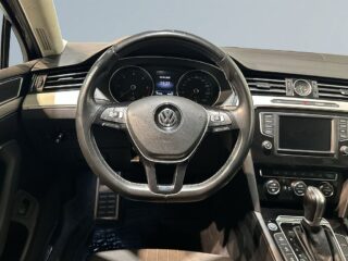 Volkswagen Passat Alltrack 2.0 TDI Alltrack 240hk AWD Drag Kamera Dvärm SoV – bild 9