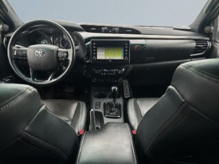 Toyota HiLux Dubbelhytt 2.8 4WD Invincible MOMS/JBL/SoV/MoK/Kamera – bild 8