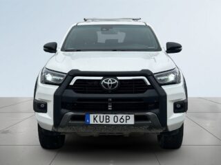 Toyota HiLux Dubbelhytt 2.8 4WD Invincible MOMS/JBL/SoV/MoK/Kamera – bild 2