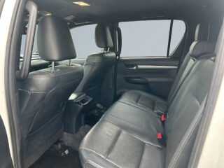 Toyota HiLux Dubbelhytt 2.8 4WD Invincible MOMS/JBL/SoV/MoK/Kamera – bild 13