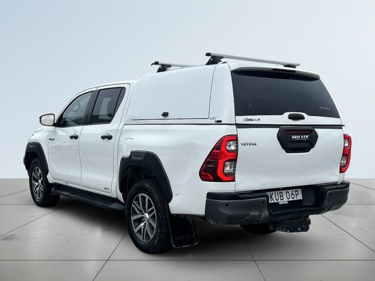 Toyota Hilux Dubbelhytt 2.8 4WD MOMS/JBL/SoV/kamera/Navi//MoK/Drag