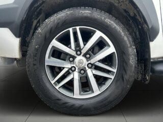 Toyota HiLux Dubbelhytt 2.8 4WD Invincible MOMS/JBL/SoV/MoK/Kamera – bild 14