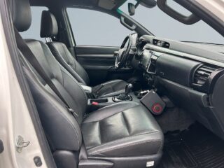 Toyota HiLux Dubbelhytt 2.8 4WD Invincible MOMS/JBL/SoV/MoK/Kamera – bild 10