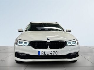 BMW 520d Touring Steptronic Sport line 360°/S&V-Däck/Halvskinn – bild 2
