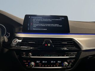 BMW 520d Touring Steptronic Sport line 360°/S&V-Däck/Halvskinn – bild 11