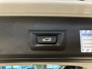 BMW 520d Touring Steptronic Sport line 360°/S&V-Däck/Halvskinn – bild 20