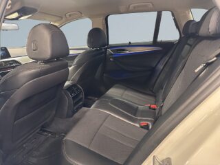 BMW 520d Touring Steptronic Sport line 360°/S&V-Däck/Halvskinn – bild 13