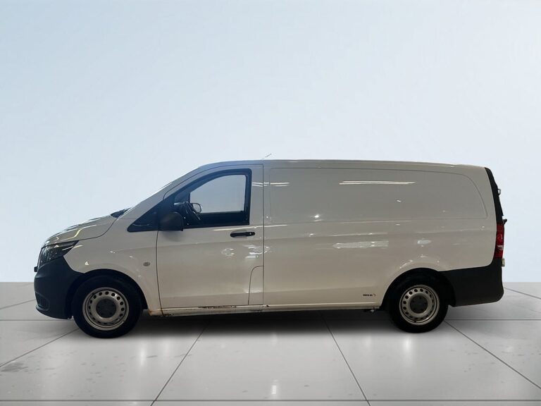 Mercedes-Benz Vito 116 CDI 2.8t MOMS Dragkrok Dvärmare LED-ramp S&V-däck