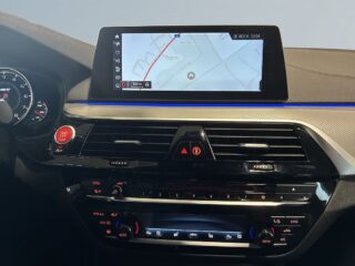 BMW M5 V8 600hk Aut Kamera Cockpit Skinn HuD Sportstolar S&V – bild 10