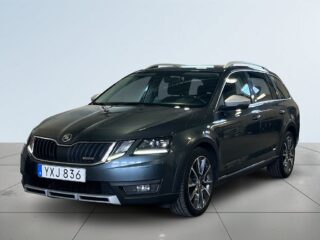 Skoda Octavia Scout 2.0 TDI AWD Premium Drag Värmare Kamera Skinn Psens – bild 21