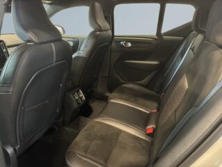 Volvo XC40 D4 AWD Aut R-Design Drag 360 Cockpit Pano Värmare H/K – bild 11