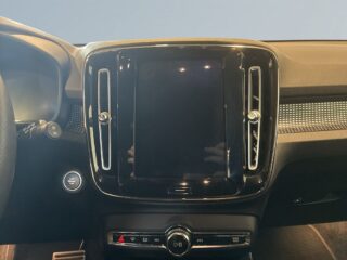 Volvo XC40 D4 AWD Aut R-Design Drag 360 Cockpit Pano Värmare H/K – bild 10