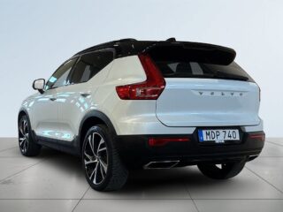 Volvo XC40 D4 AWD Aut R-Design Drag 360 Cockpit Pano Värmare H/K – bild 4