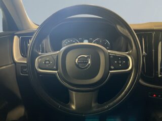 Volvo XC60 B4 AWD Aut Momentum Drag Kamera Värmare Rattvärme S&V – bild 15