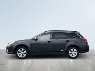 Subaru Outback 2.5 4WD Lineartronic Navi/Dragkrok/SoV-Däck/MoK-värmare – bild 4