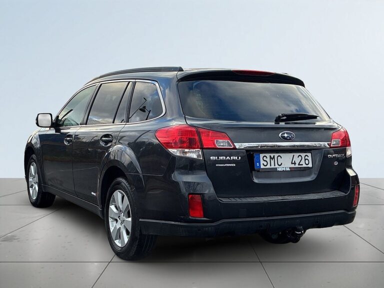 Subaru Outback 2.5 4WD Lineartronic Navi/Dragkrok/SoV-Däck/MoK-värmare