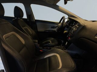 Kia Ceed cee’d_sw 1.6 EX Comfort Dragkrok/Värmare/Psens/Sov-däck – bild 10