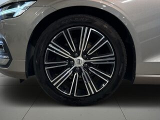 Volvo V60 D3 Aut Inscription Pano VoC Skinn Dvärm Kamera S/V-hjul – bild 14