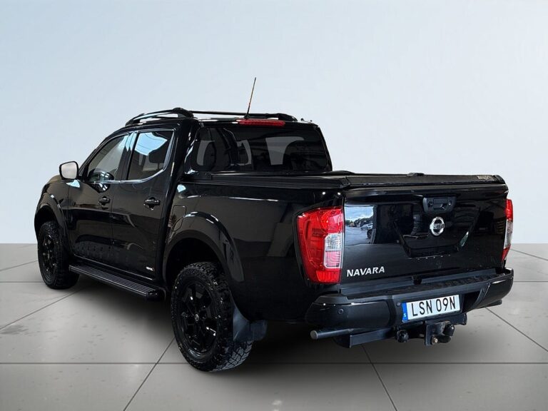 Nissan Navara 2.3 dCi 4WD Drag Kamera Farthållare ISOFIX BT MOMS