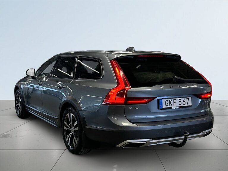Volvo V90 Cross Country D4 AWD Automat Drag/Kamera/P-Värmare/M-Värmare/S&V-Däck