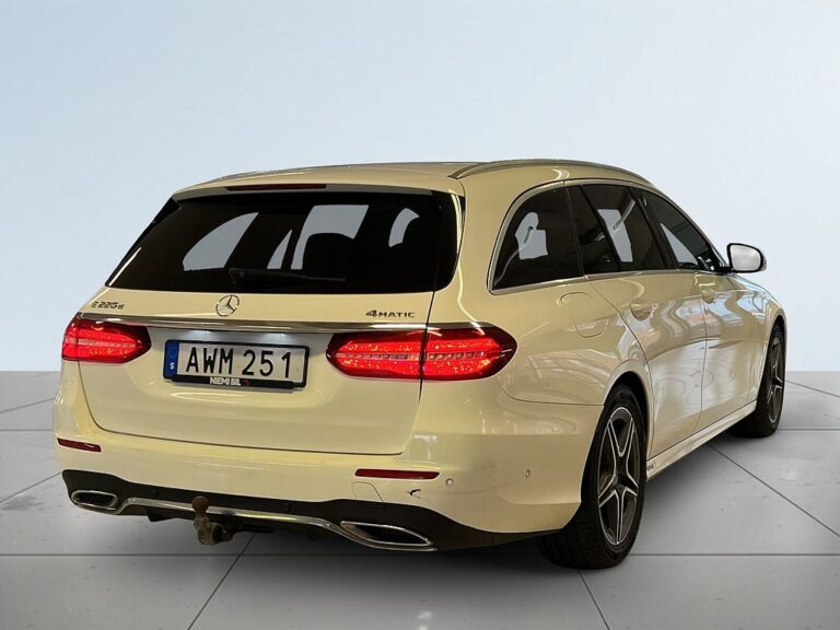 Mercedes-Benz E220 220 T d 4x4 AMG Line S&V Dvärme Dragkrok 360° Panorama