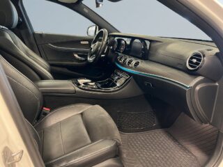 Mercedes-Benz E 220 200 T d 4Matic AMG Line S&V Dvärmare Drag 360° Panorama – bild 10
