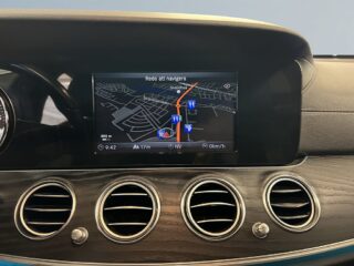 Mercedes-Benz E 220 200 T d 4Matic AMG Line S&V Dvärmare Drag 360° Panorama – bild 11
