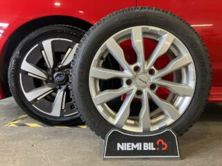 Subaru Levorg 1.6 4WD Lineartronic Drag Kamera Navi Psens S&V-hjul – bild 18