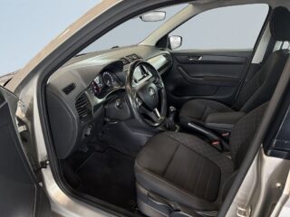 Skoda Fabia 1.0 TSI Style S&V-hjul Carplay Parkeringssensorer – bild 7
