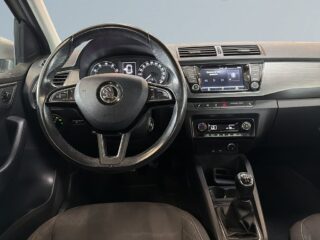 Skoda Fabia 1.0 TSI Style S&V-hjul Carplay Parkeringssensorer – bild 8