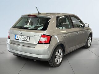 Skoda Fabia 1.0 TSI Style S&V-hjul Carplay Parkeringssensorer – bild 6