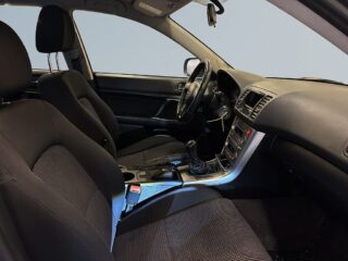 Subaru Outback 2.5 4WD Kamrem bytt/SoV-Däck/Drag/Värmare – bild 10