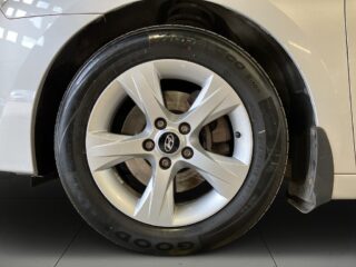 Hyundai i40 cw 1.7 CRDi Business Drag Värmare Kamera Psens S&V-hjul – bild 14