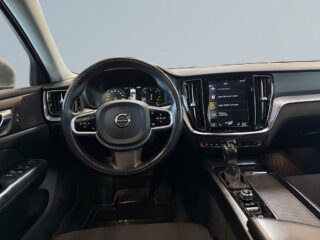 Volvo V60 D4 AWDGeartronic Momentum Adv VOC/S&V-Hjul/ Drag/Dvärm – bild 8