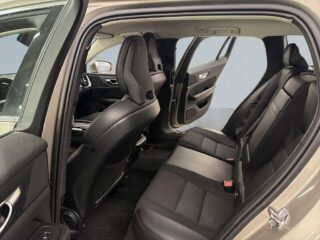 Volvo V60 D4 AWDGeartronic Momentum Adv VOC/S&V-Hjul/ Drag/Dvärm – bild 13
