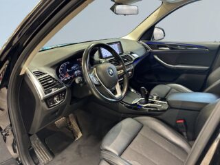 BMW X3 xDrive20d X3 Dragkrok Rattvärme Navigation S&V-däck – bild 7