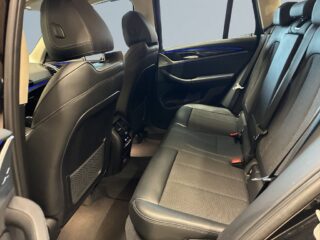 BMW X3 xDrive20d X3 Dragkrok Rattvärme Navigation S&V-däck – bild 13
