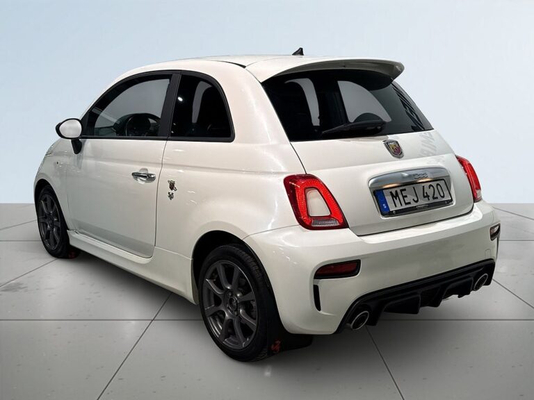 Abarth 595 1.4 T-JET 16V Motorvärmare 145hk Sportstolar S/V-hjul