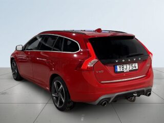 Volvo V60 D5 Plug-in Hybrid AWD R-Design H/K Drag Taklucka Dvärm – bild 5