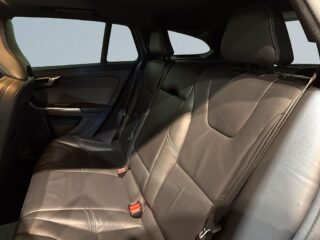 Volvo V60 D5 Plug-in Hybrid AWD R-Design H/K Drag Taklucka Dvärm – bild 13