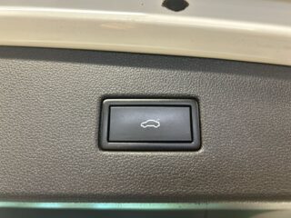 Volkswagen Tiguan 2.0 TDI 4M Cockpit/Drag/Kamera/ M&D-Värmare/S&V-Däck – bild 18