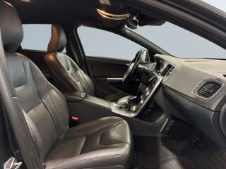 Volvo V60 T5 Bi-Fuel Aut Classic Summum Cockpit Värmare Skinn S&V – bild 9